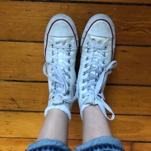 Dirty white converse size 9.5 women’s